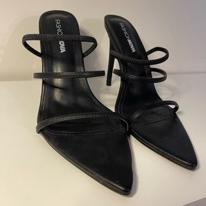 Fashion Nova - black heels